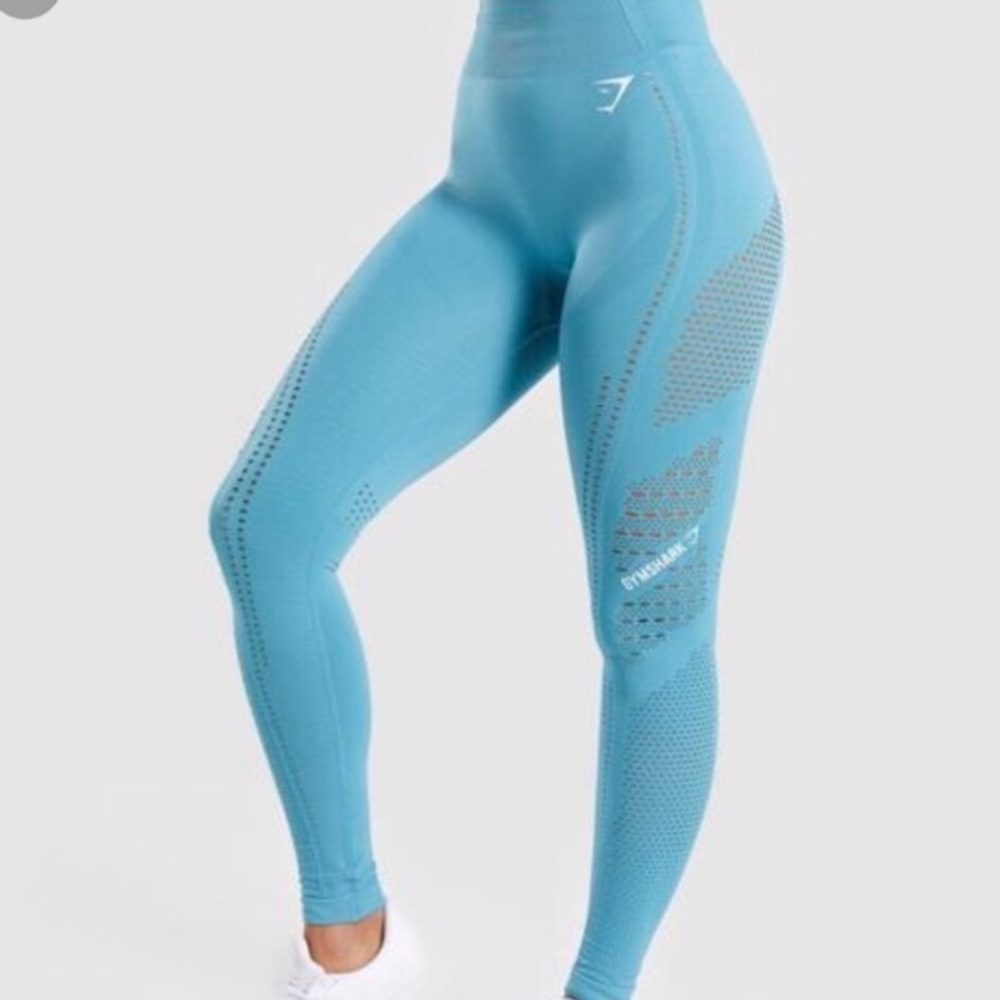 Gym shark leggings